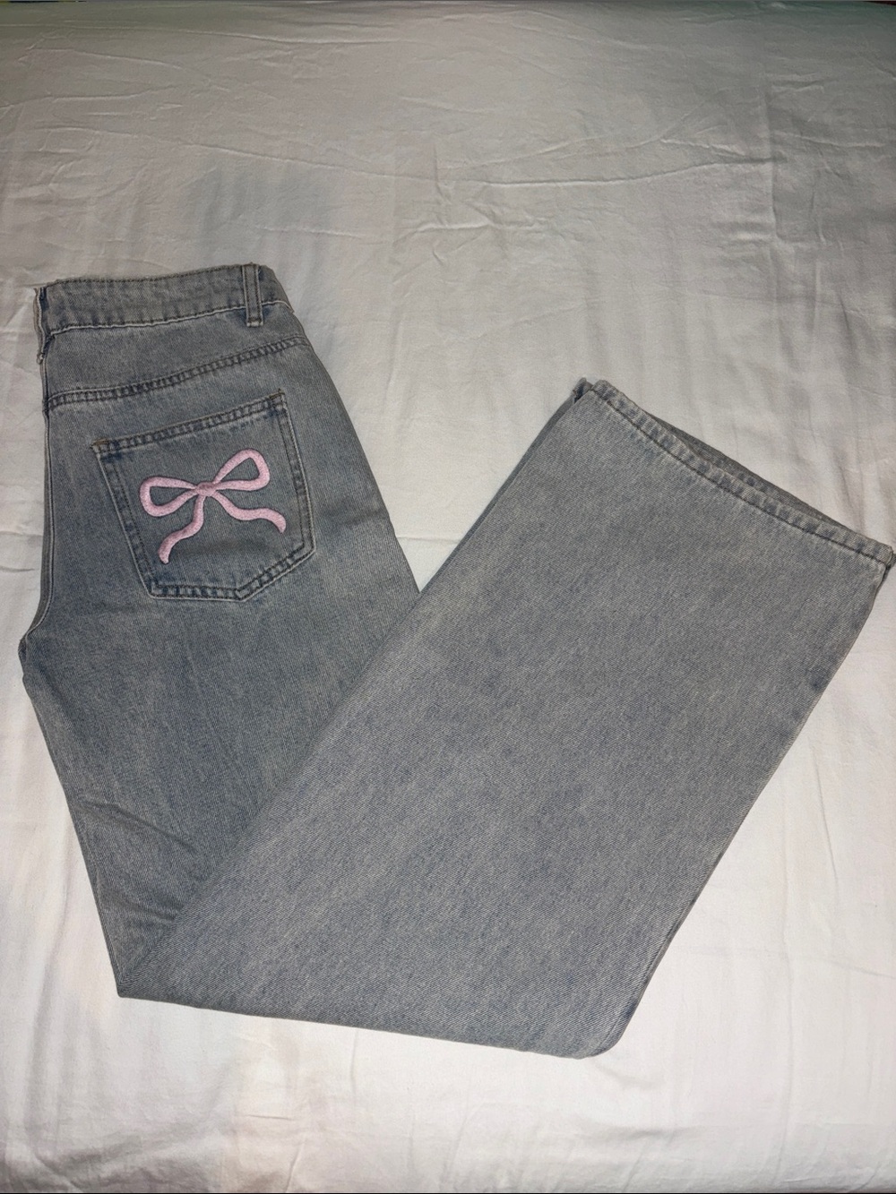 Edikted Jeans with Pink Bow Embroidery